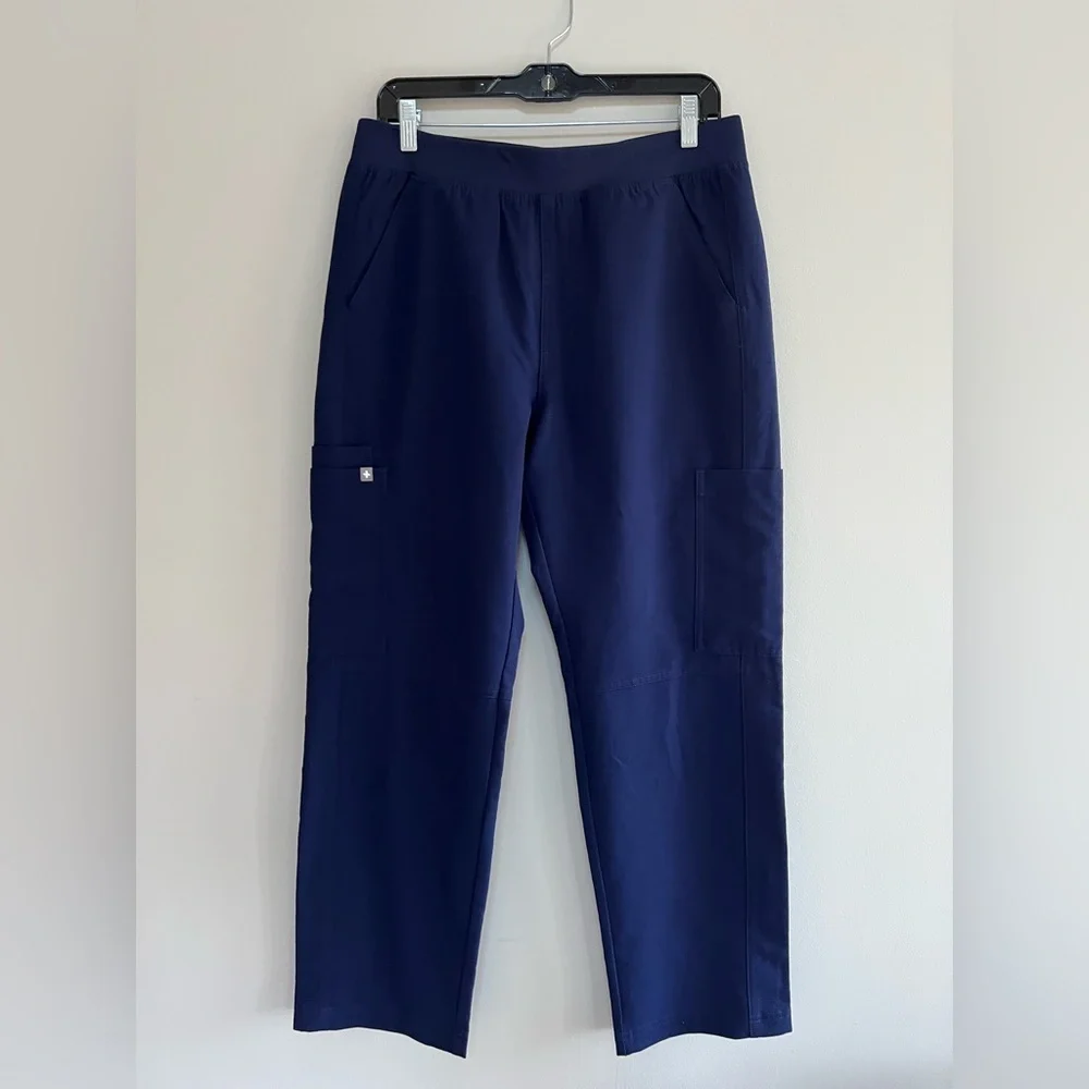FIGS Men’s Axim Cargo Scrub Pants™ in Navy Blue, size M/S
